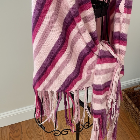 Vintage fringe shawl - Picture 2 of 5